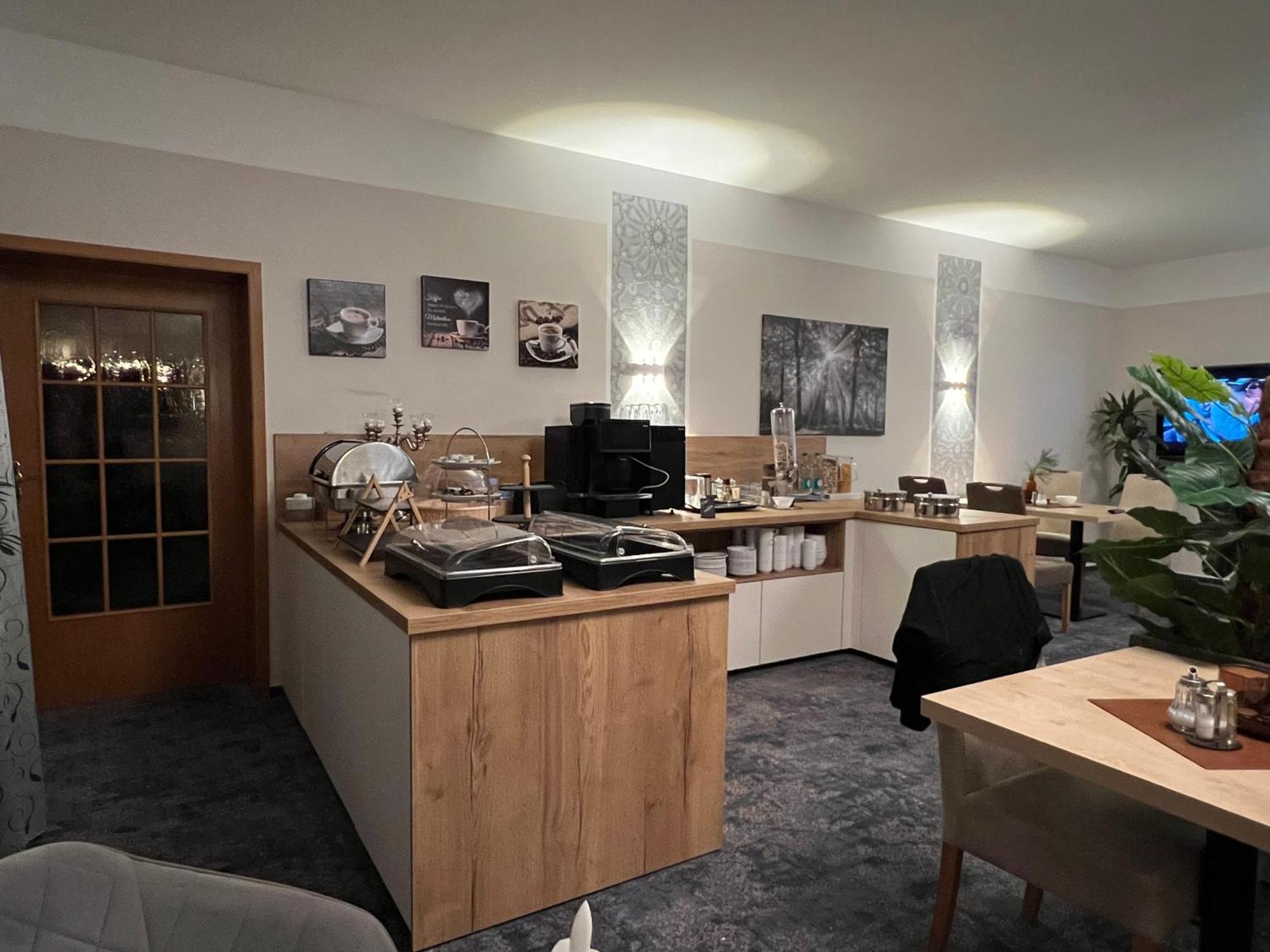 Gaestehaus Am Kurpark Hotel Garni Horn-Bad Meinberg Extérieur photo